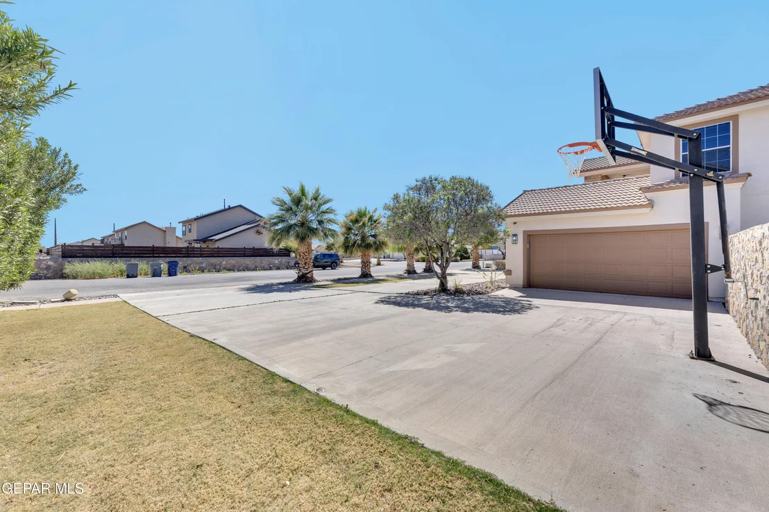 Photo of 6253 COSECHA LUNA Circle