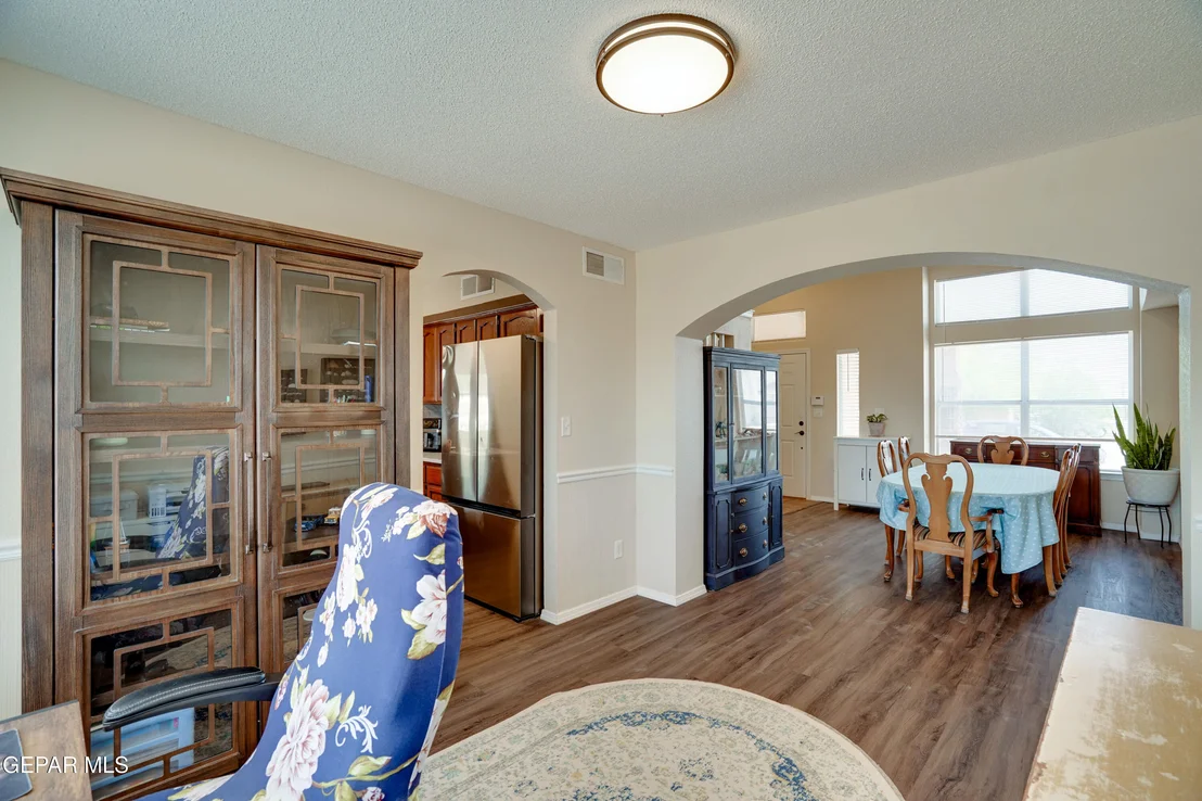 Photo of 13261 Walker Post Avenue