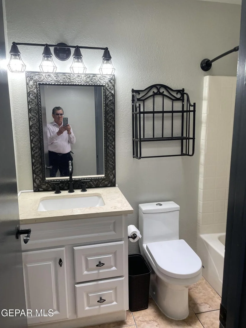 Photo of 472 Valle Suave Drive