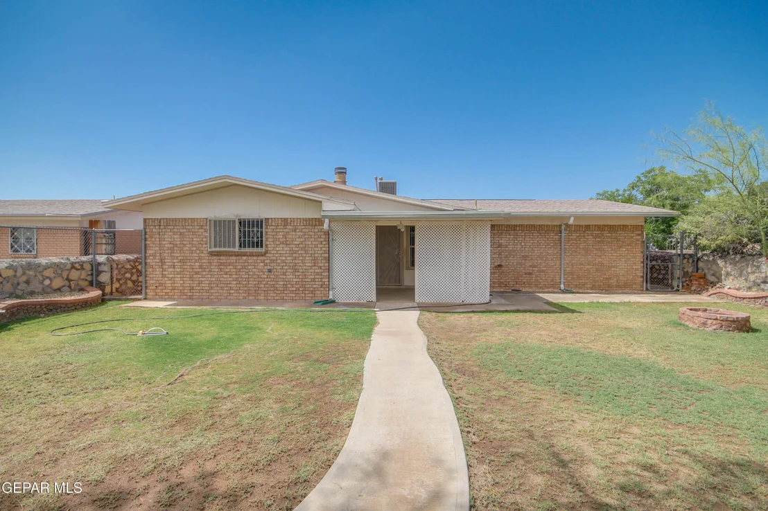 Photo of 5649 LONGVIEW Circle
