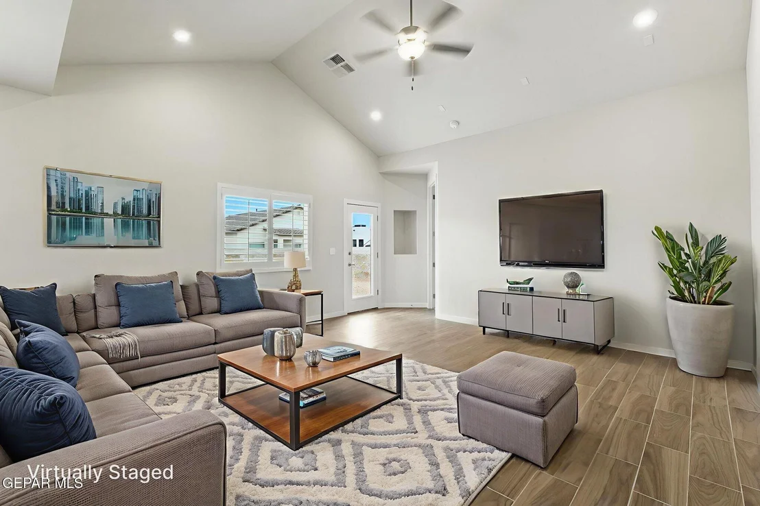 Photo of 952 Sandhurst Place