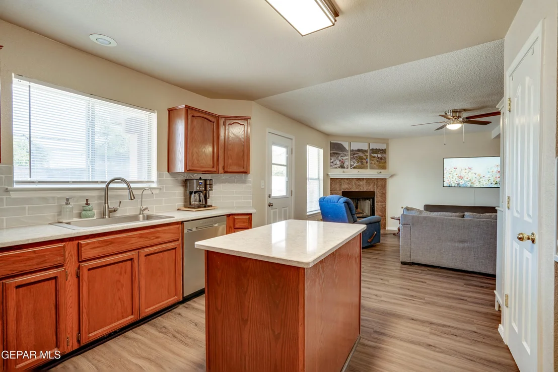 Photo of 13261 Walker Post Avenue