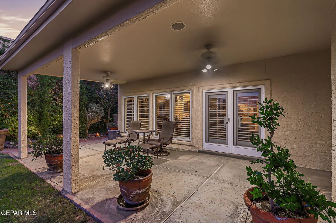 Photo of 1013 LOS JARDINES Circle
