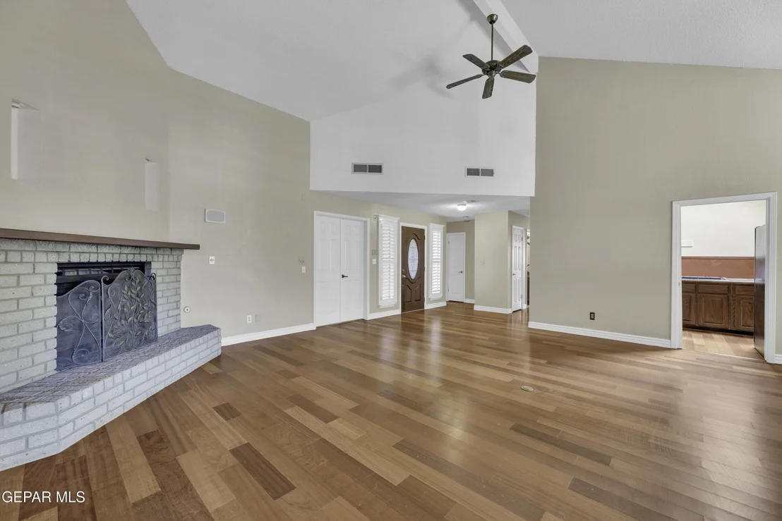 Photo of 2021 GREENLEE Drive