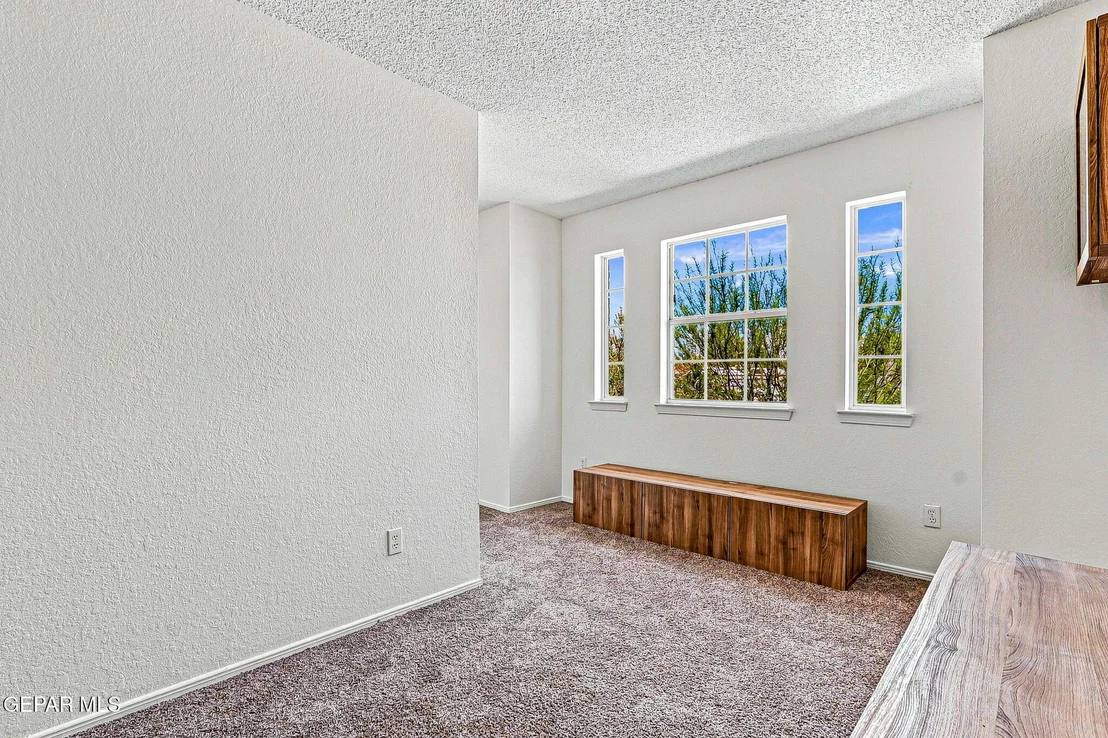 Photo of 4404 LOMA DE ORO Drive