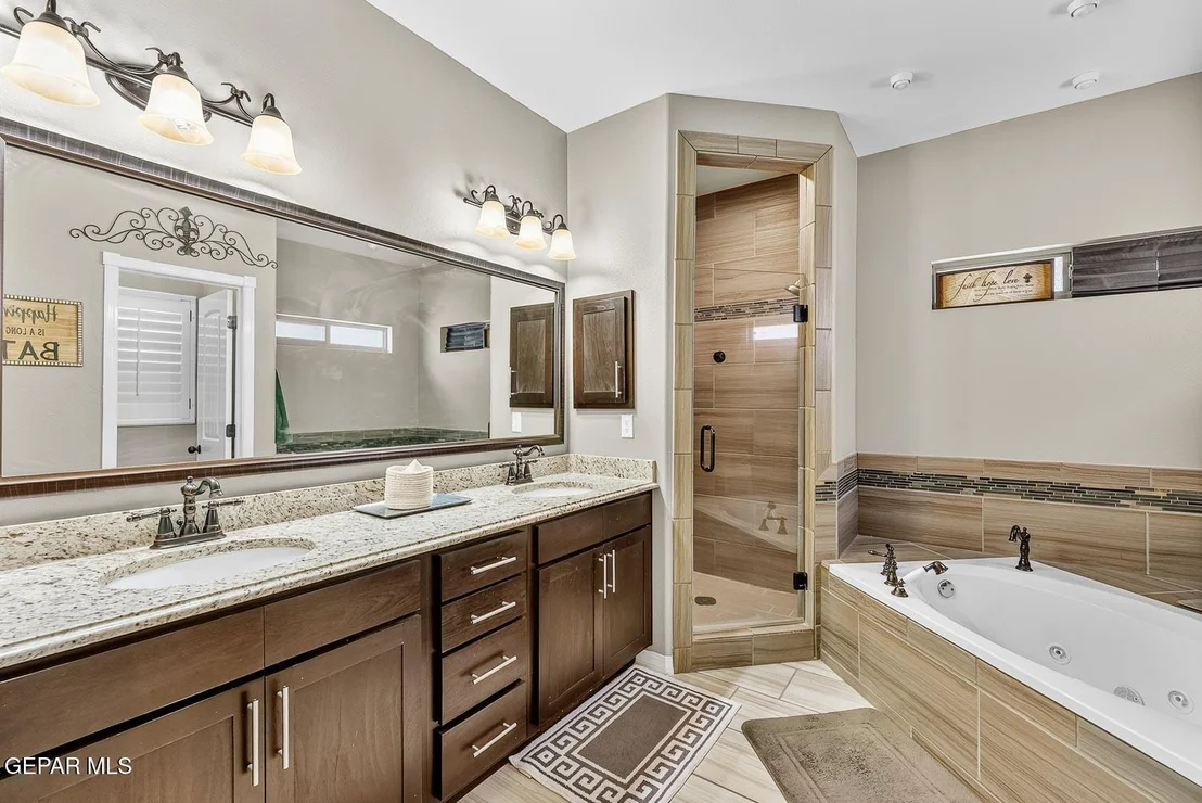 Photo of 7893 Enchanted View Drive
