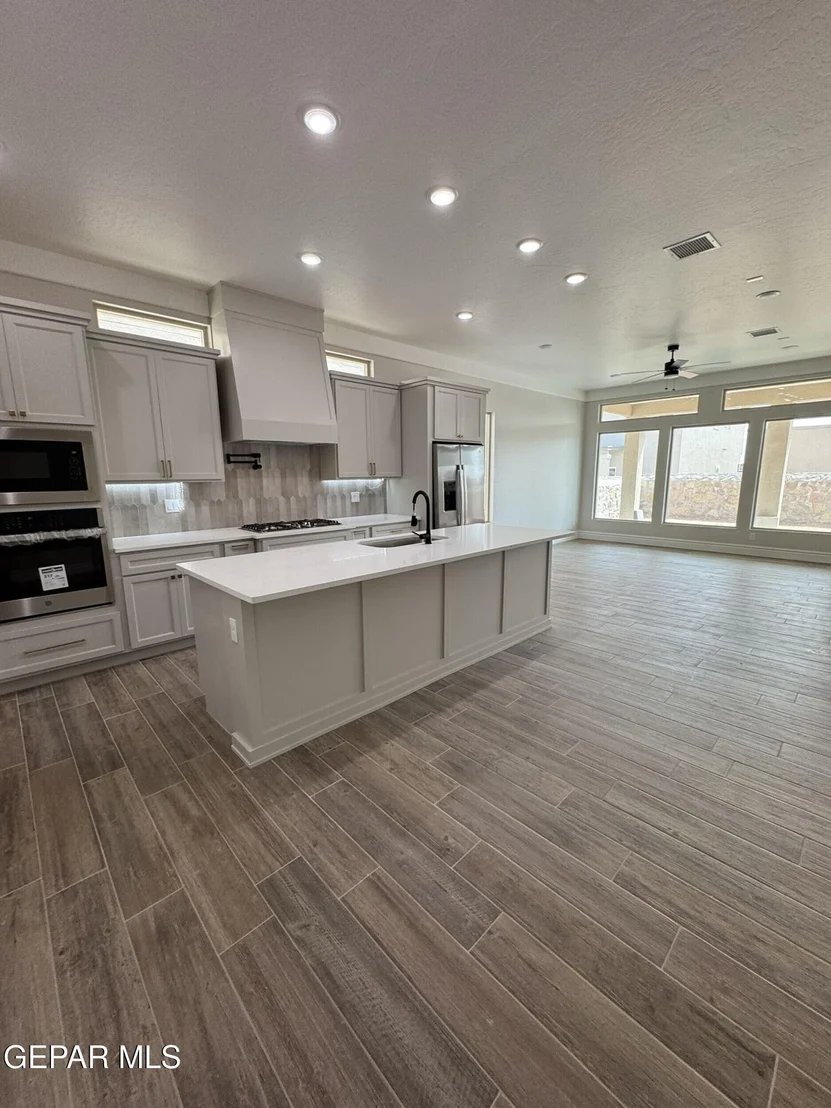 Photo of 15012 Composition Avenue