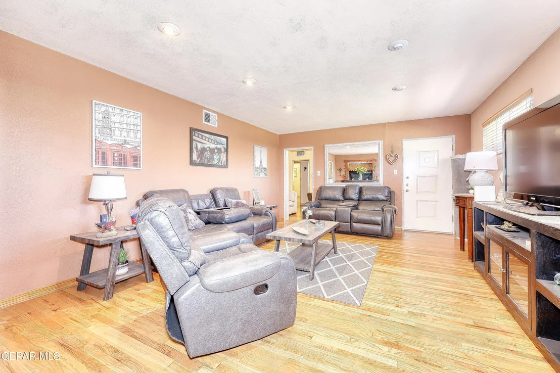Photo of 1629 SAINT JOHNS Drive