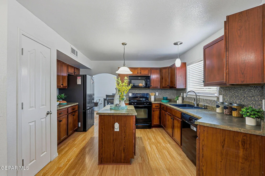 Photo of 680 Sequeiros Court
