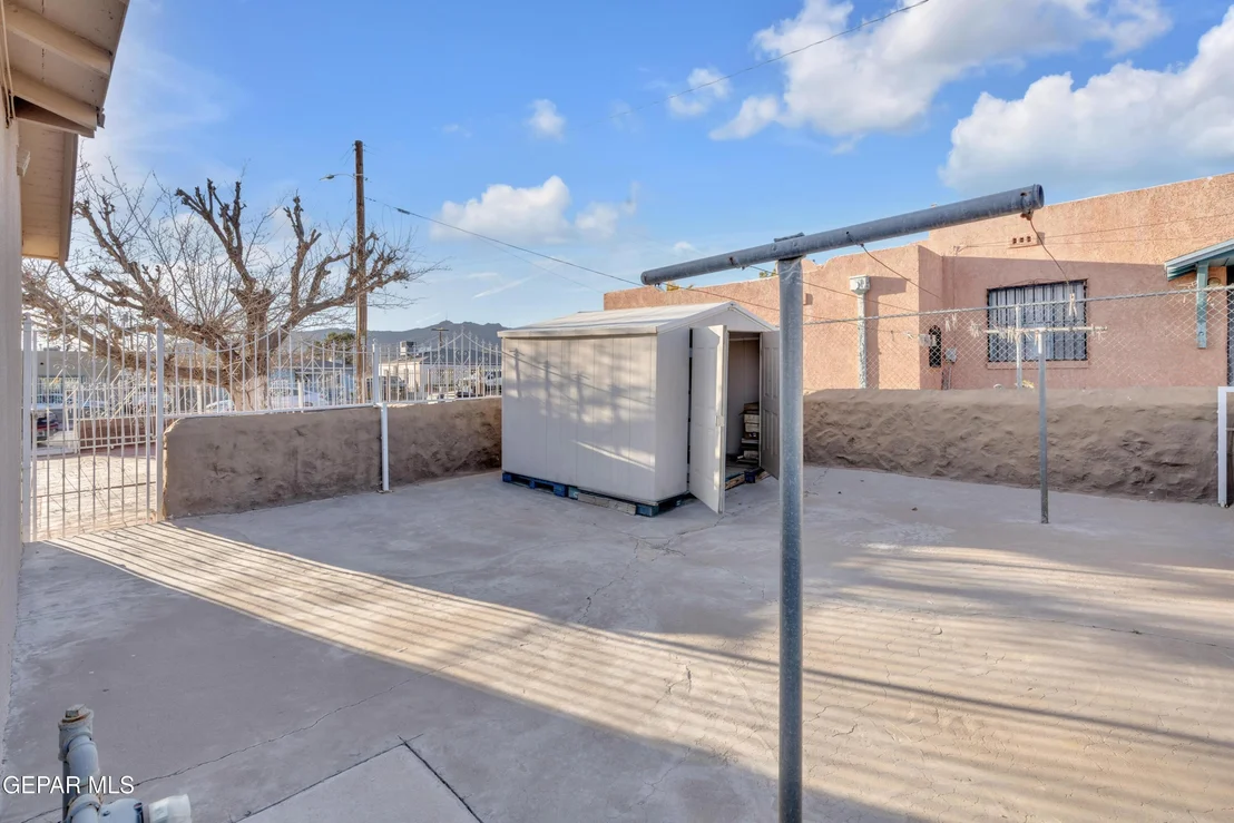 Photo of 800 Raynolds Street