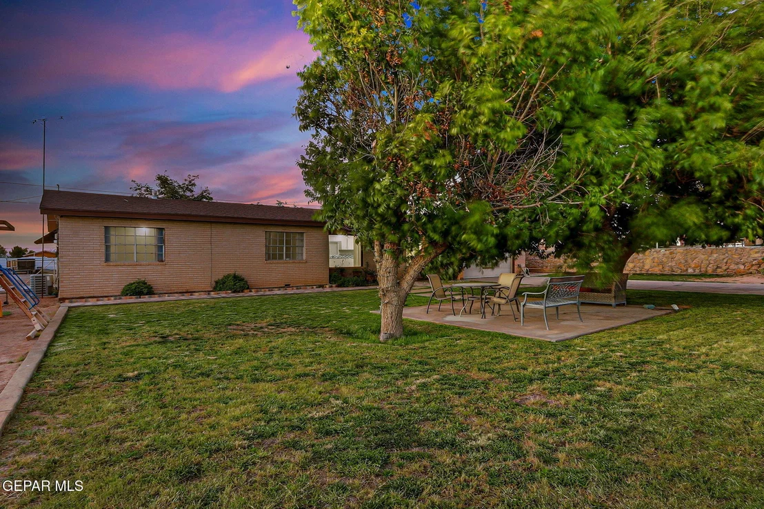 Photo of 171 HOLGUIN Avenue