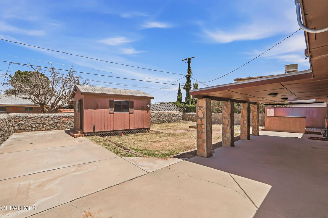 Photo of 10161 BERMUDA Avenue