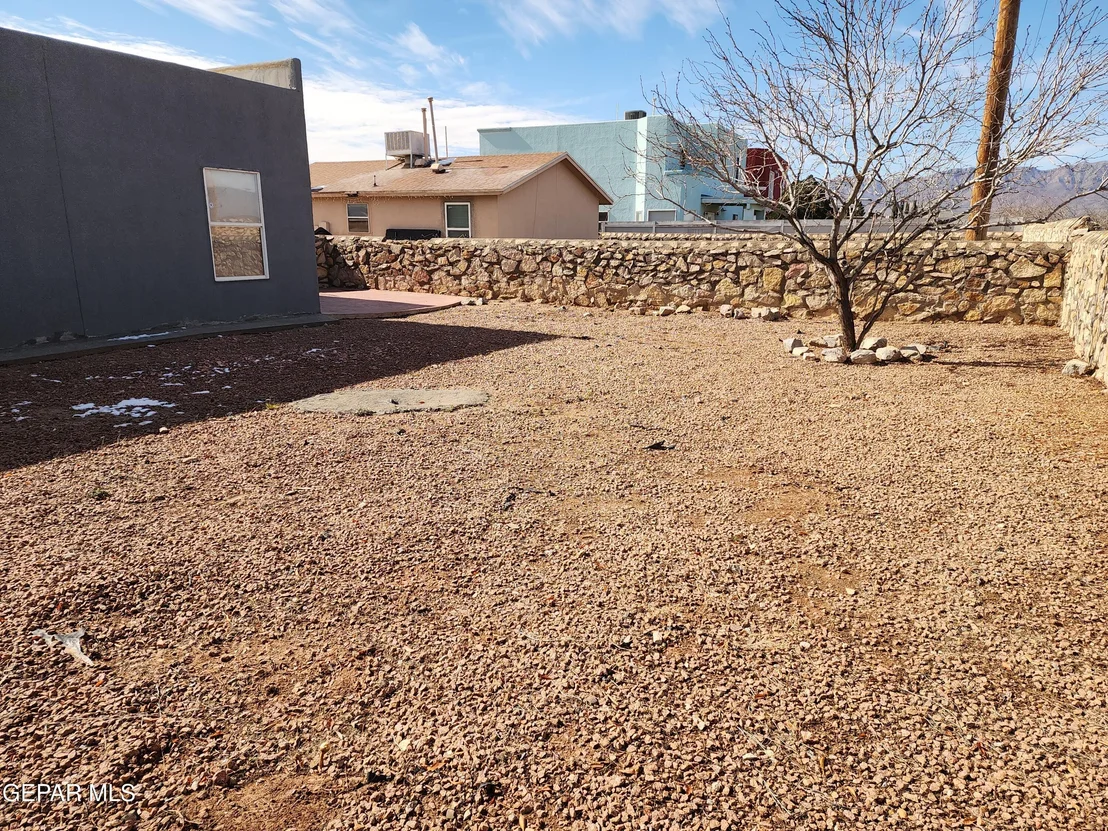 Photo of 6241 Kings Bridge Drive
