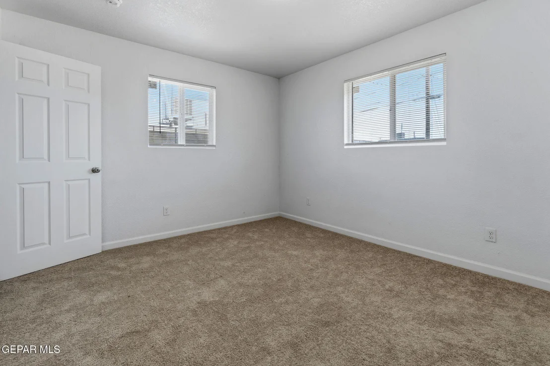 Photo of 4948 Royal Drive