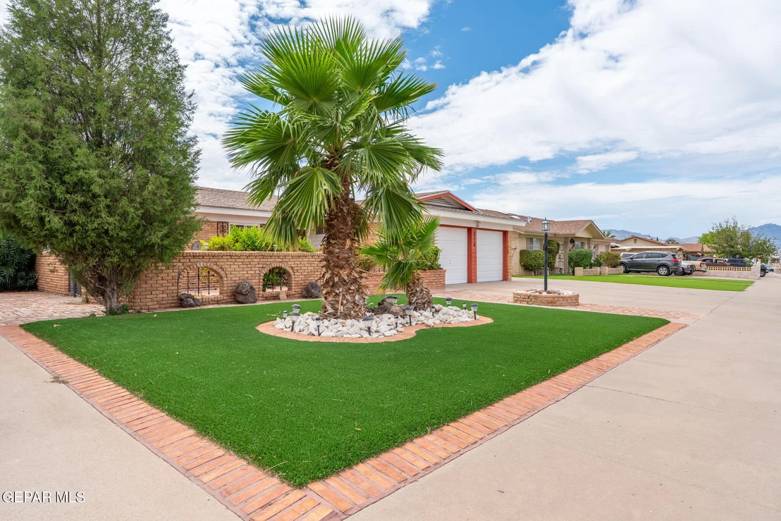 Photo of 8516 Mineola Drive