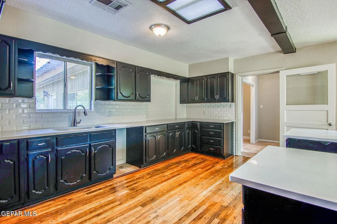 Photo of 915 Sparks Circle