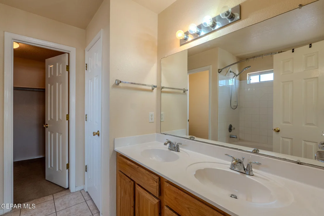 Photo of 5721 LAUREL CLARK Lane