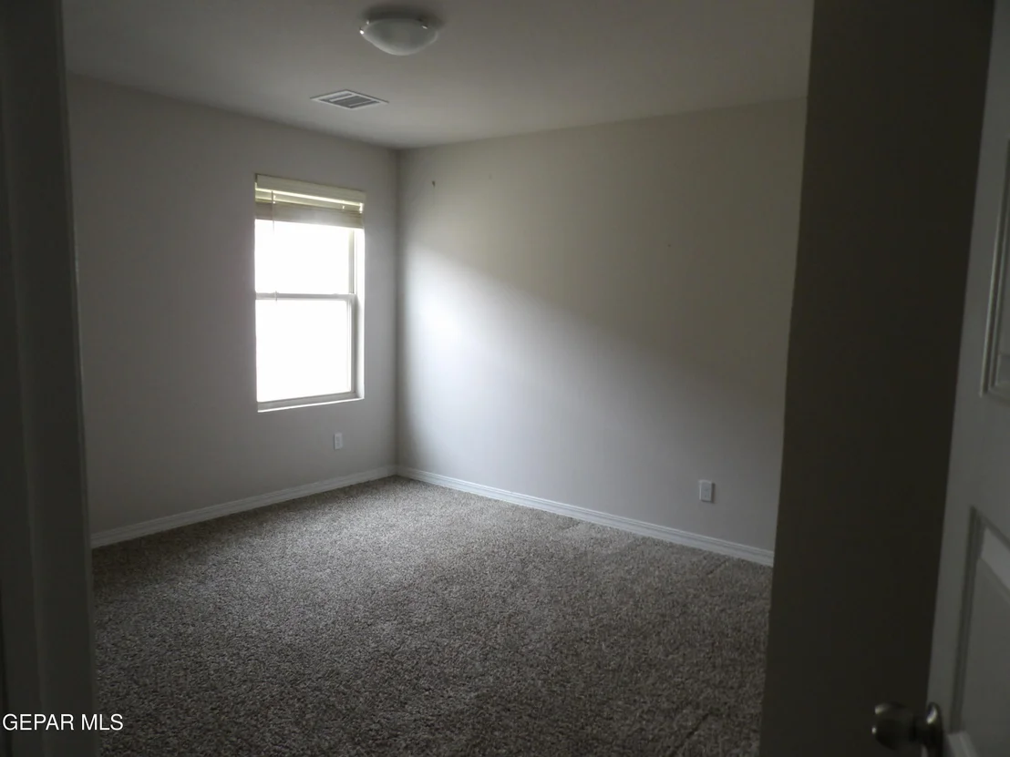 Photo of 6088 HIDDEN ROW Avenue