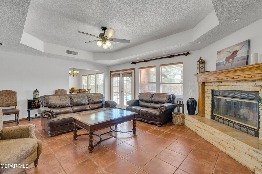 Photo of 2121 GREENLEE Drive