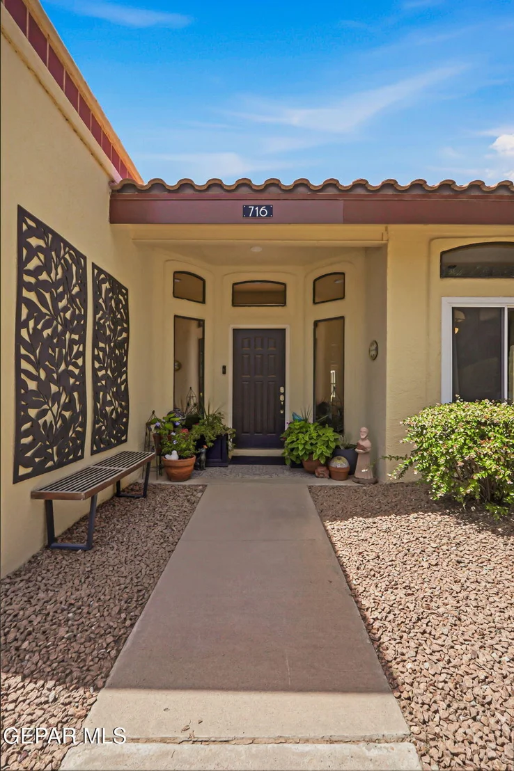 Photo of 716 Willow Glen Drive
