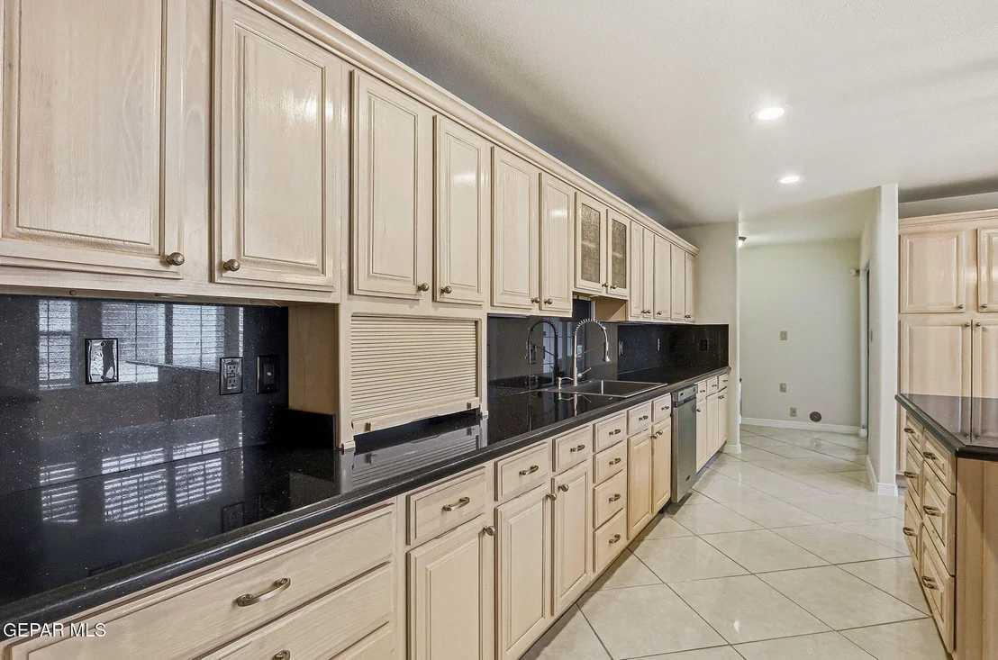 Photo of 6016 OLEASTER Drive
