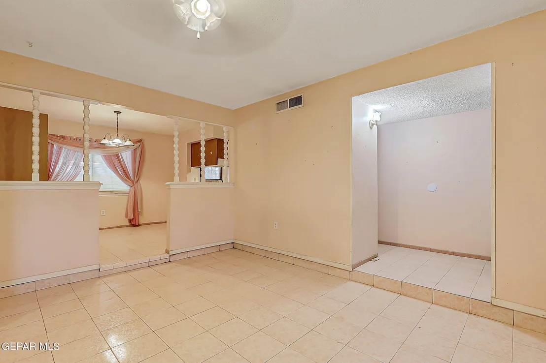 Photo of 7925 Broadway Drive