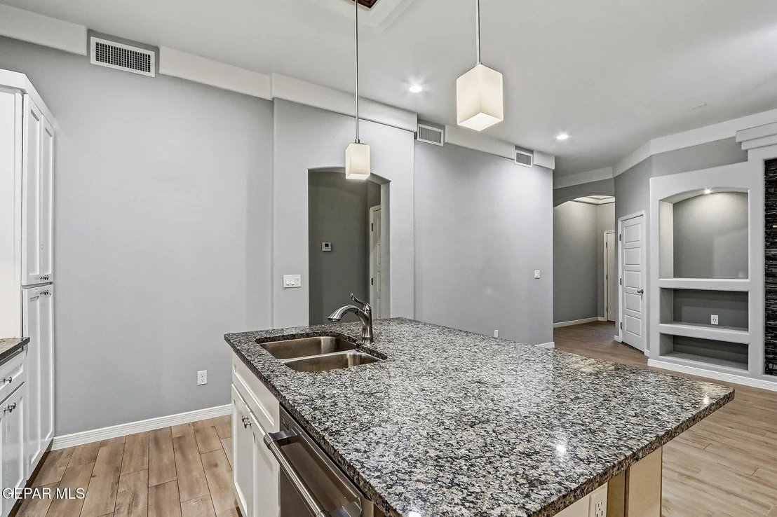 Photo of 932 PENRITH Street