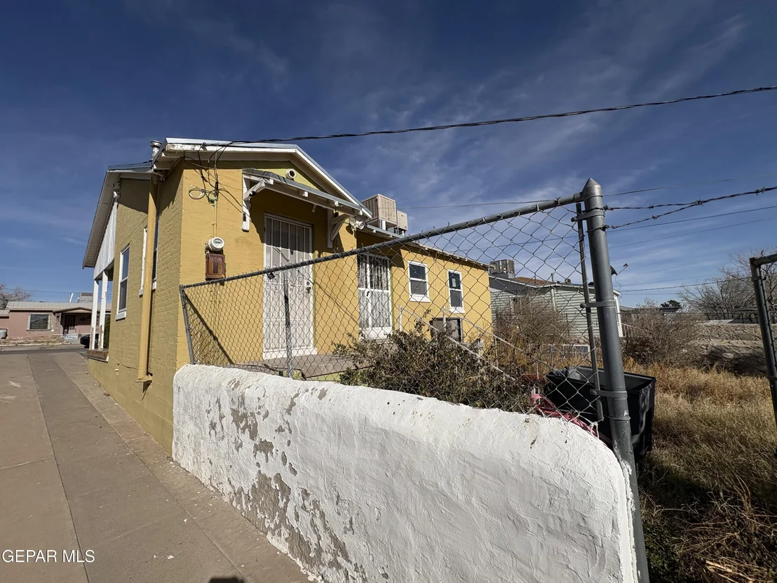 Photo of 3312 Jackson Avenue