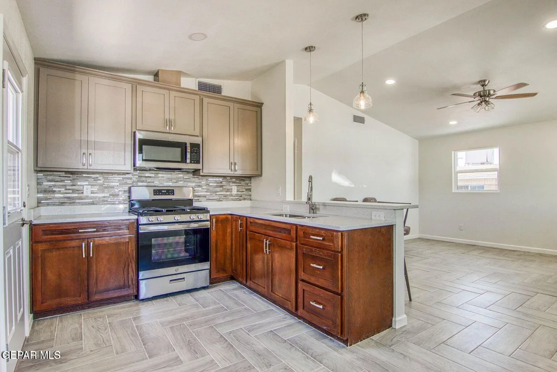 Photo of 628 N. Yarbrough Drive