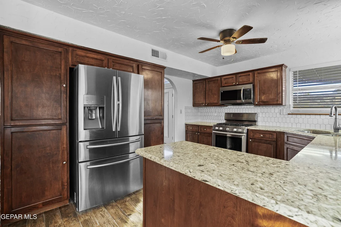Photo of 3085 KINGS CROWN Place
