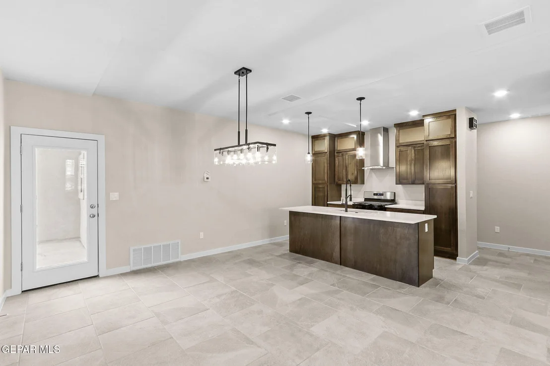 Photo of 542 Spanish Oak Drive
