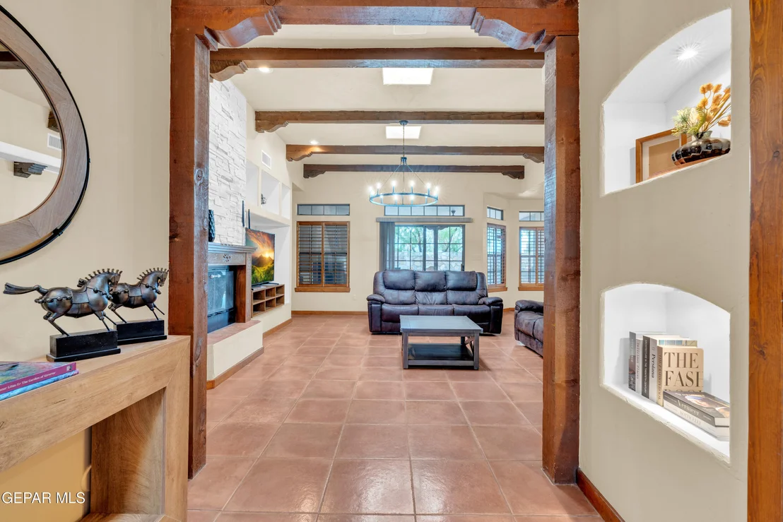 Photo of 1072 LOS MOROS Drive