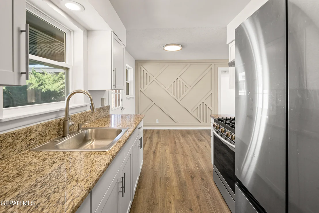 Photo of 9516 IRIS Drive