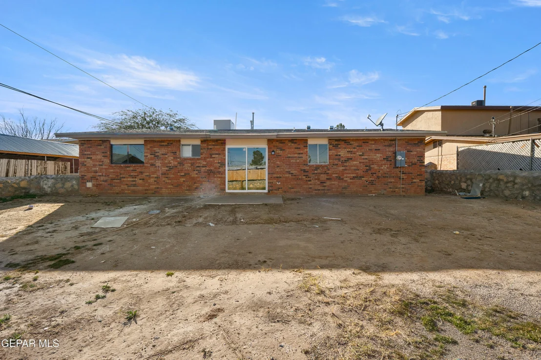 Photo of 220 MARAVILLA Drive