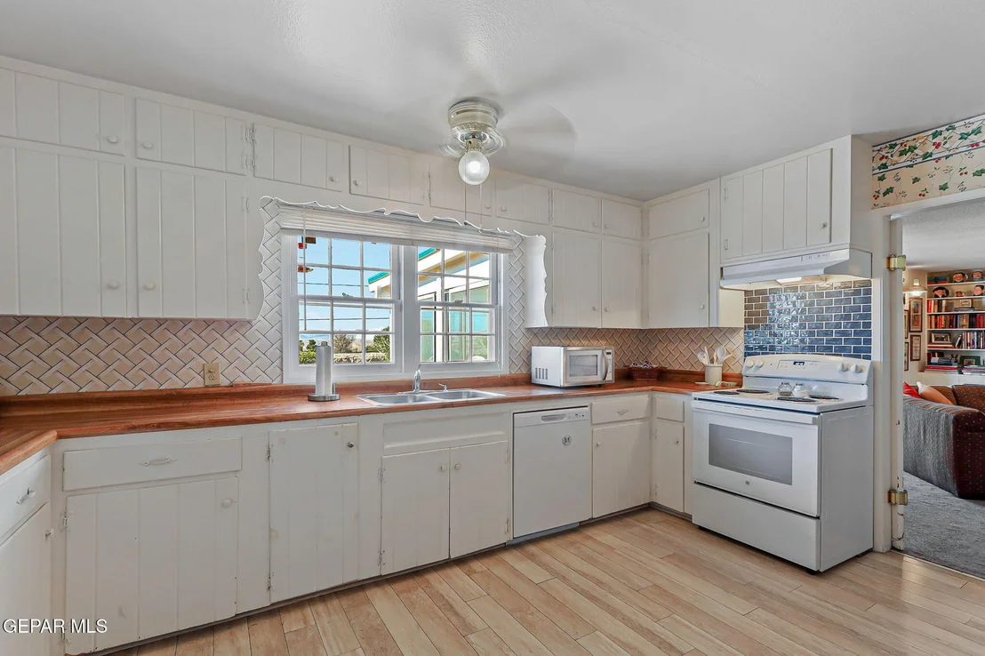 Photo of 4007 Flamingo Drive