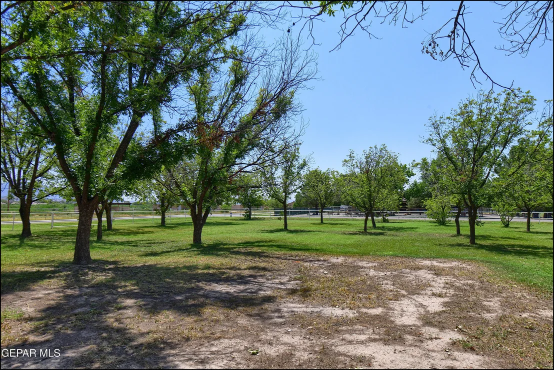 Photo of 6525 UPPER VALLEY Road
