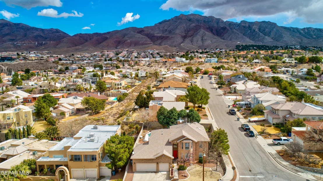 Photo of 918 Bellacumbre Drive