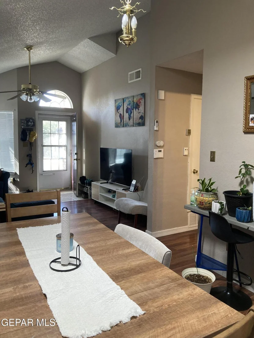 Photo of 9145 BUR OAK Circle