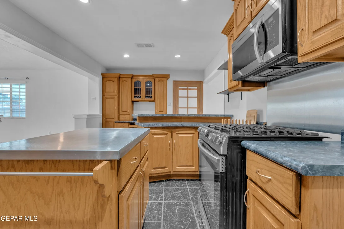 Photo of 808 TALBOT Avenue