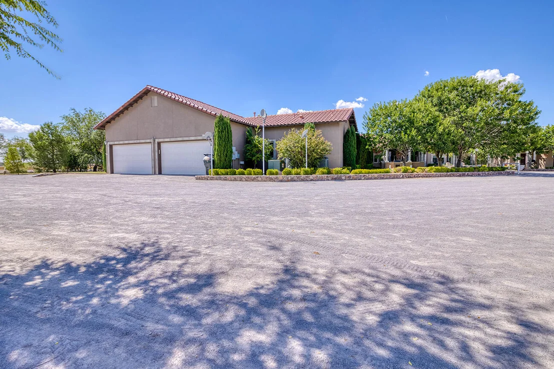 Photo of 656 COX Road