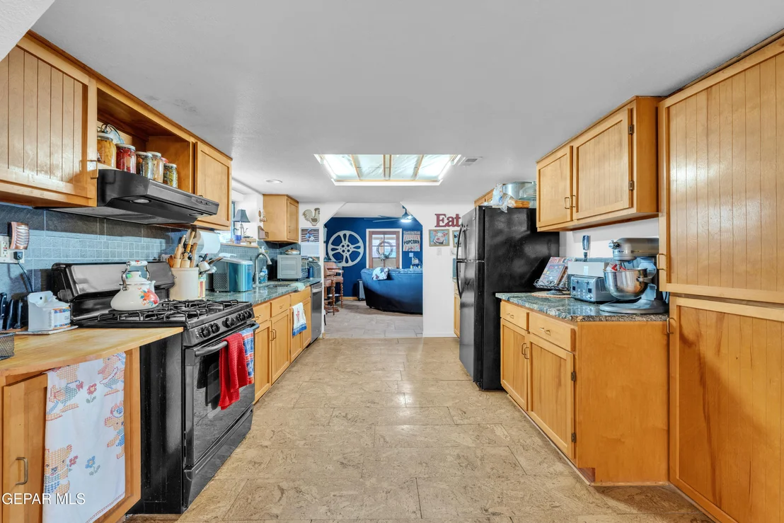 Photo of 6040 STRAHAN Road
