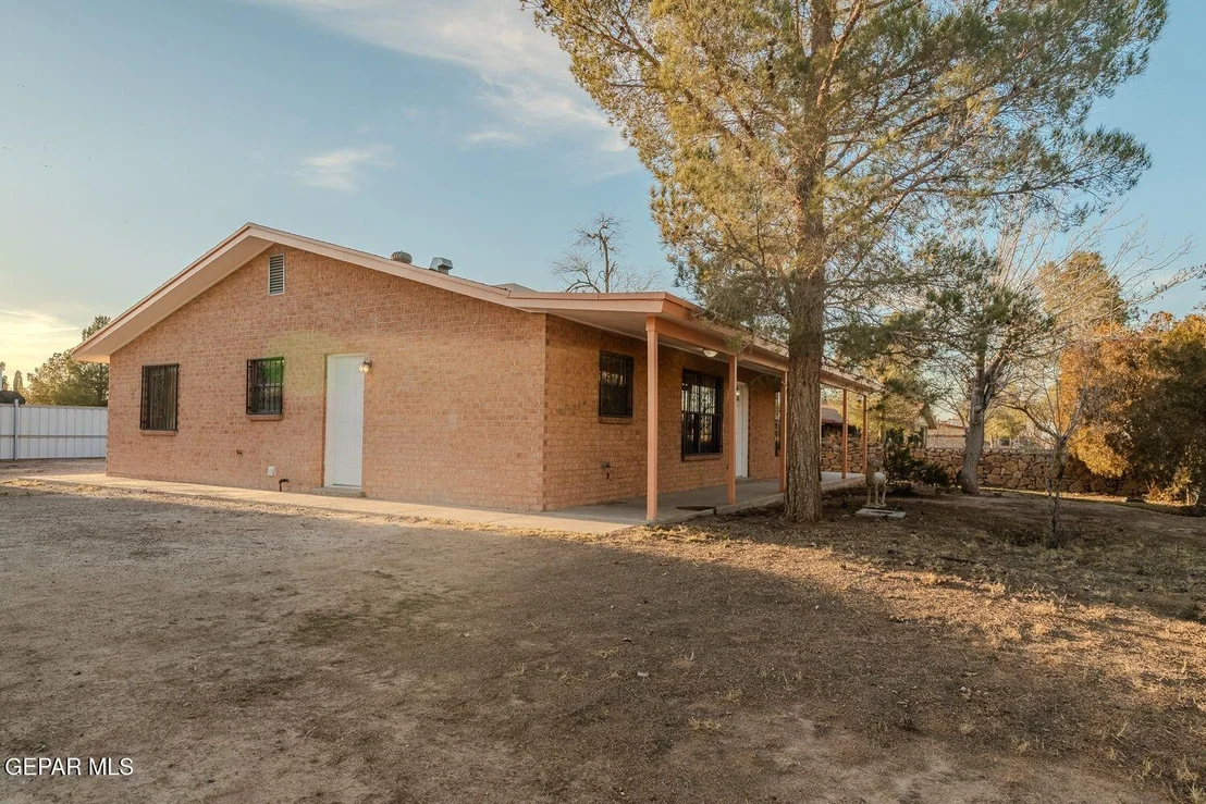 Photo of 11640 Peters Road