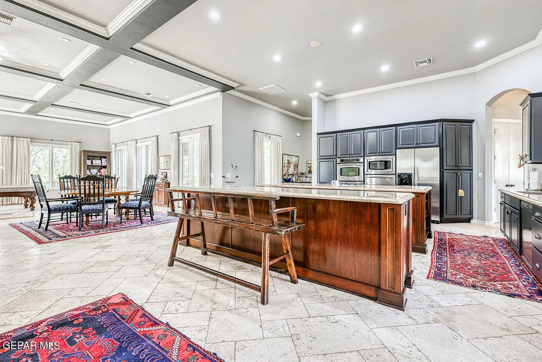 Photo of 656 COX Road