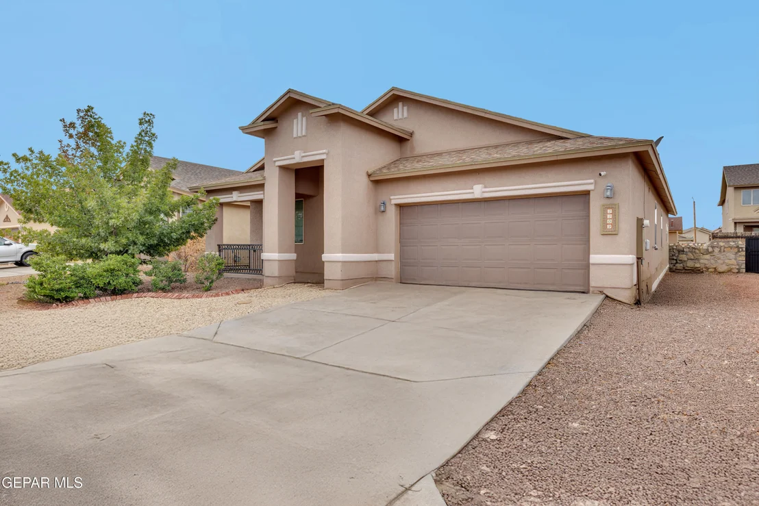 Photo of 2209 Glitter Point