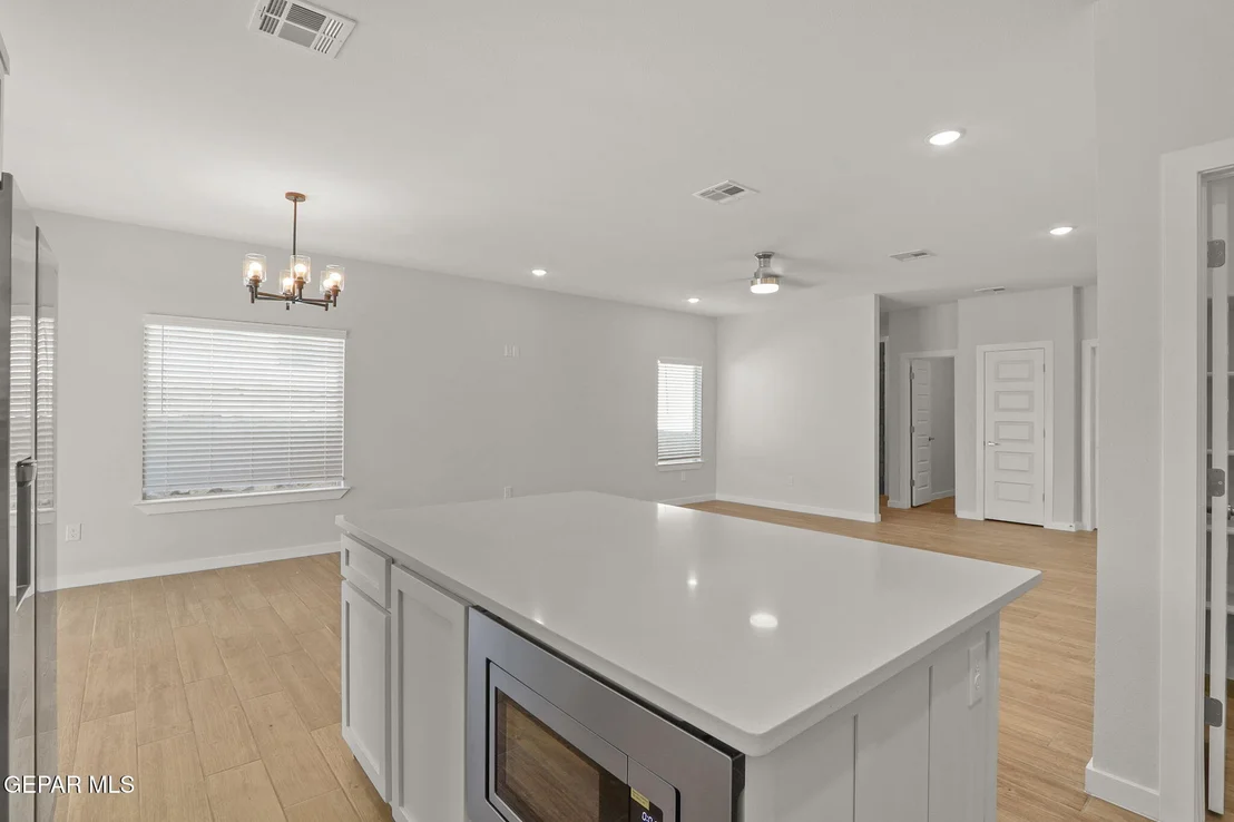 Photo of 521 OSIER Drive