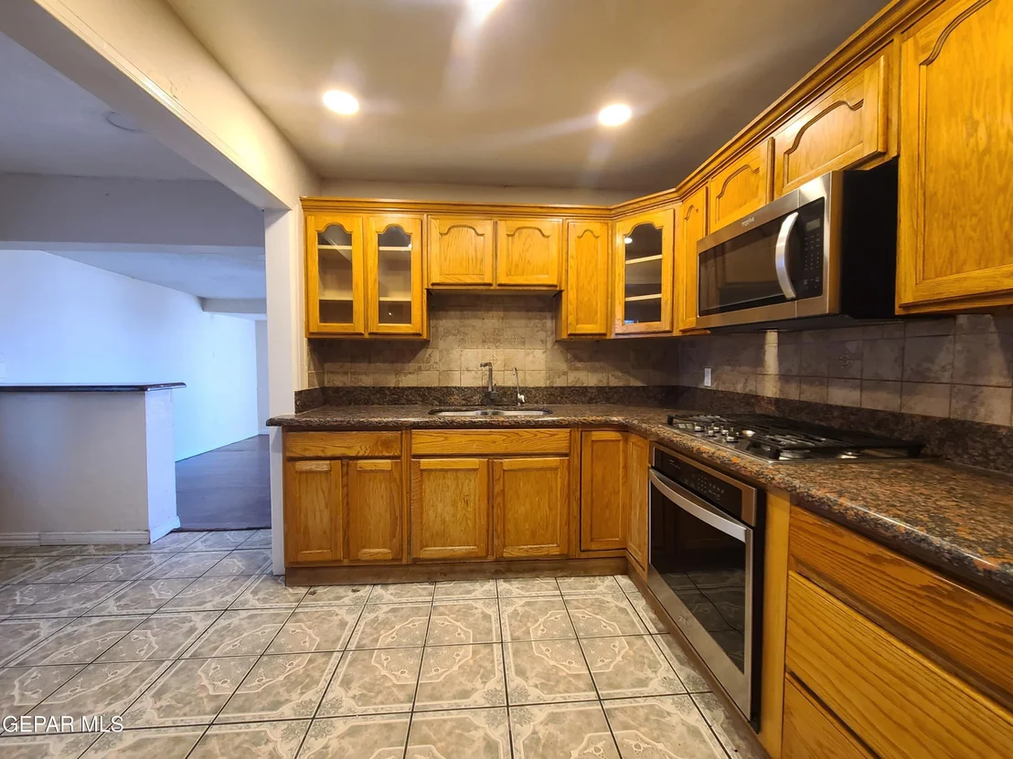 Photo of 1714 BANKER Road
