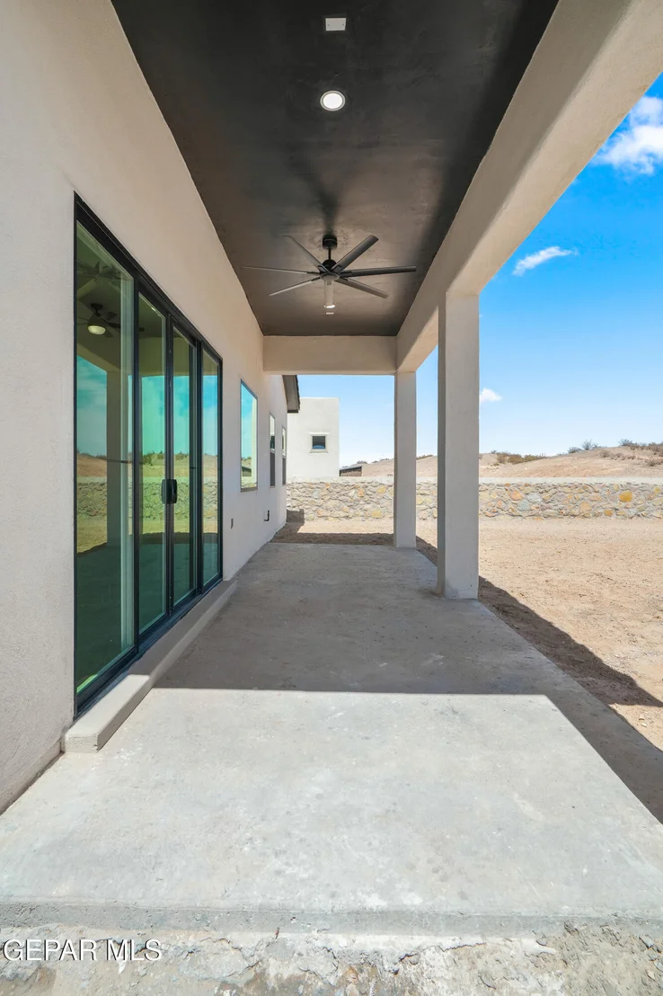 Photo of 15052 Laura Lane