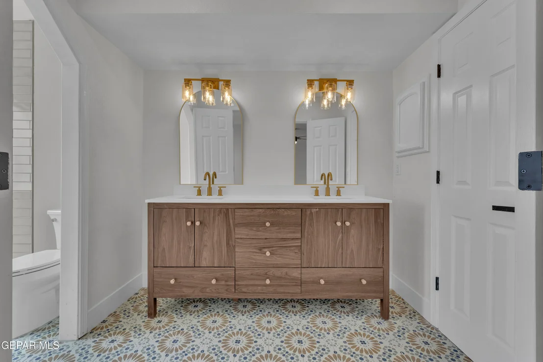 Photo of 1305 JAMES KELLEY Drive