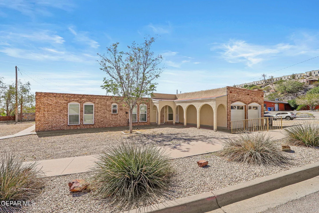 Photo of 237 MOONGLOW Drive