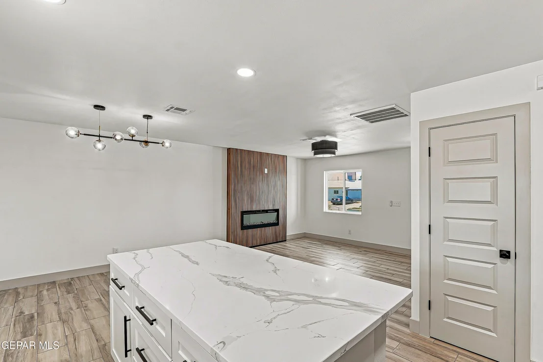Photo of 921 MARLOW Road